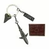 Factory Entertainment Jaws CHS Video Box Keychain & Pin Set -Bioworld Shop FCE 408655 CA