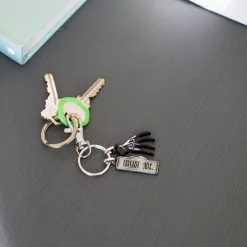 SalesOne LLC A Nightmare On Elm Street Sign And Freddy Glove Heavy Duty Metal Car Keychain -Bioworld Shop SOI HMNESKC01 CD