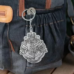 Seven20 Harry Potter Hogwarts Crest 3 Inch Diecast Keychain -Bioworld Shop UGT HP14145 CF